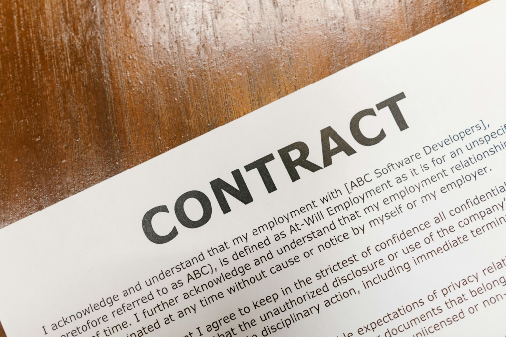 4 Secure Ways to Send Legal Documents Through the Mail