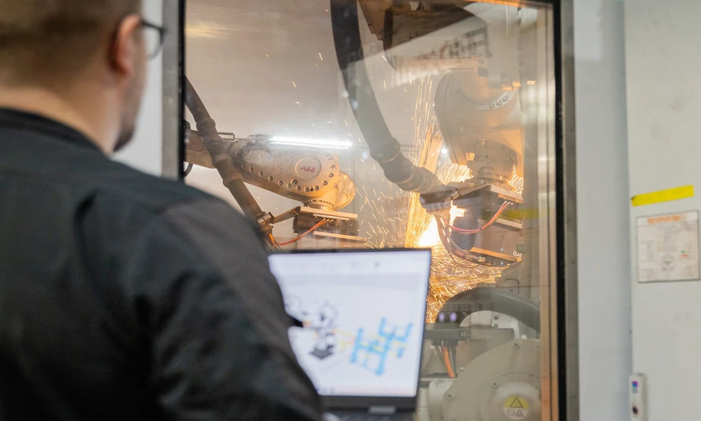 Can Robot Cells Be Deployed Without Traditional Programming?